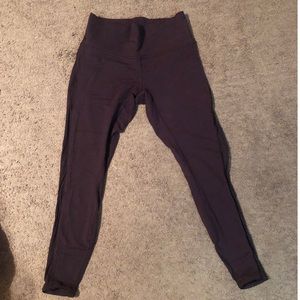 VERY GOOD USED LULULEMON PURPLE LEGGING